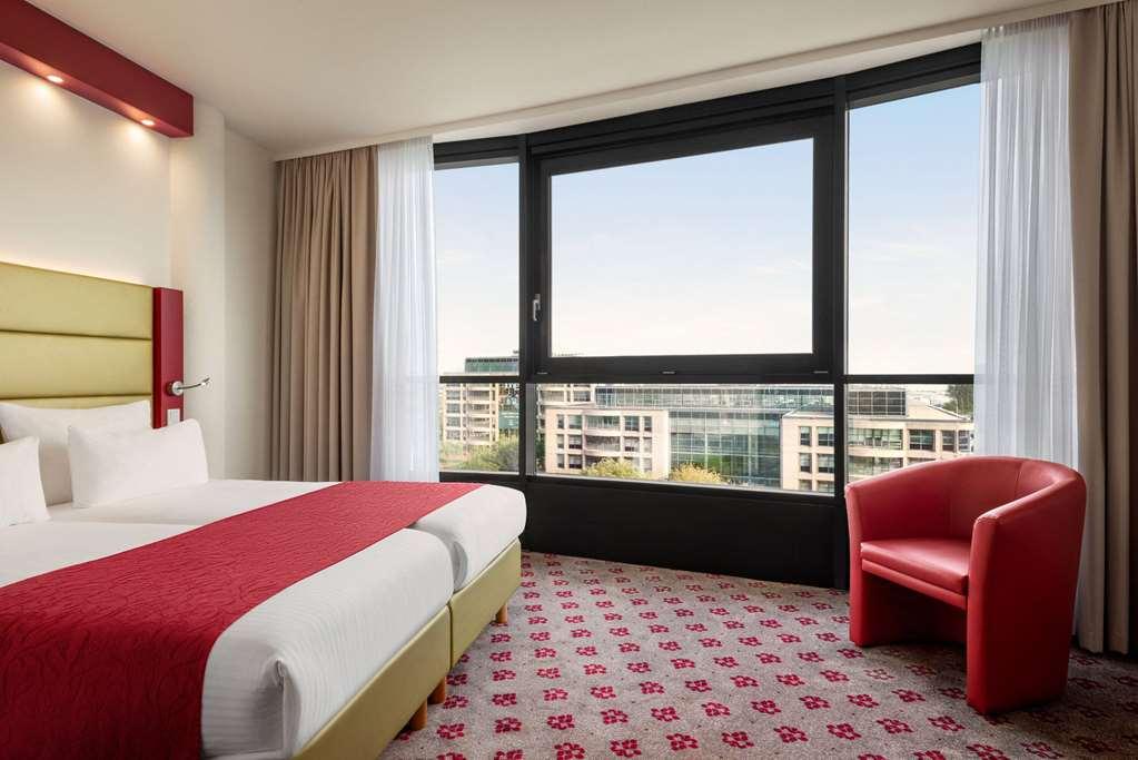 Hotel Amedia Amsterdam Airport 4*